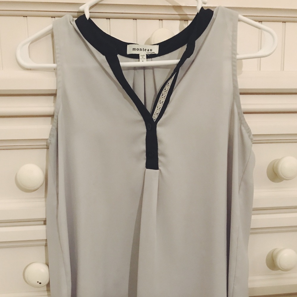 Monteau- Gray short sleeve blouse, size small